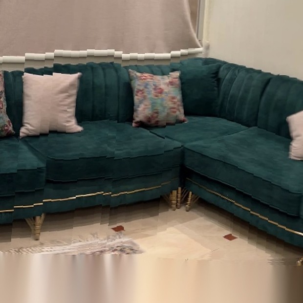 Curtain rail crop, raw rotations, edges broken into steps